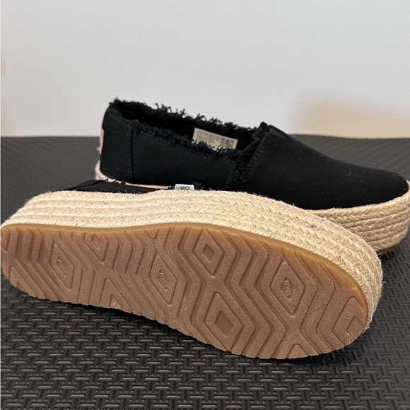 New TOM’S Valencia Black Canvas Espadrilles Sz 5 - Picture 2 of 4